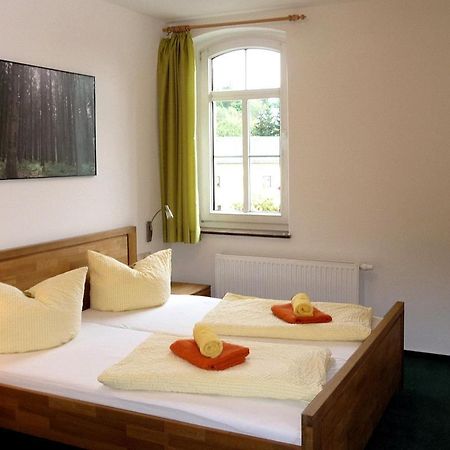 Pension Und Ferienwohnung Am Teich Шлайц Экстерьер фото